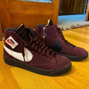 Women’s Nike sneakers